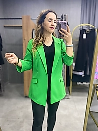 Yeşil Arkadan Yırtmaçlı Kadın Ceket