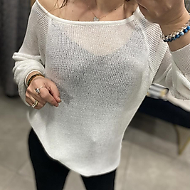 Tek Omuz Olan İnce Beyaz Triko Kazak