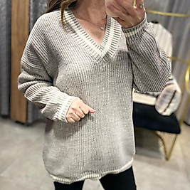 V Yaka Beyaz Şerit Detaylı Kazak